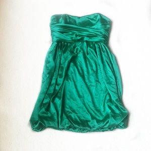 🆕 F21 • strapless sweetheart dress